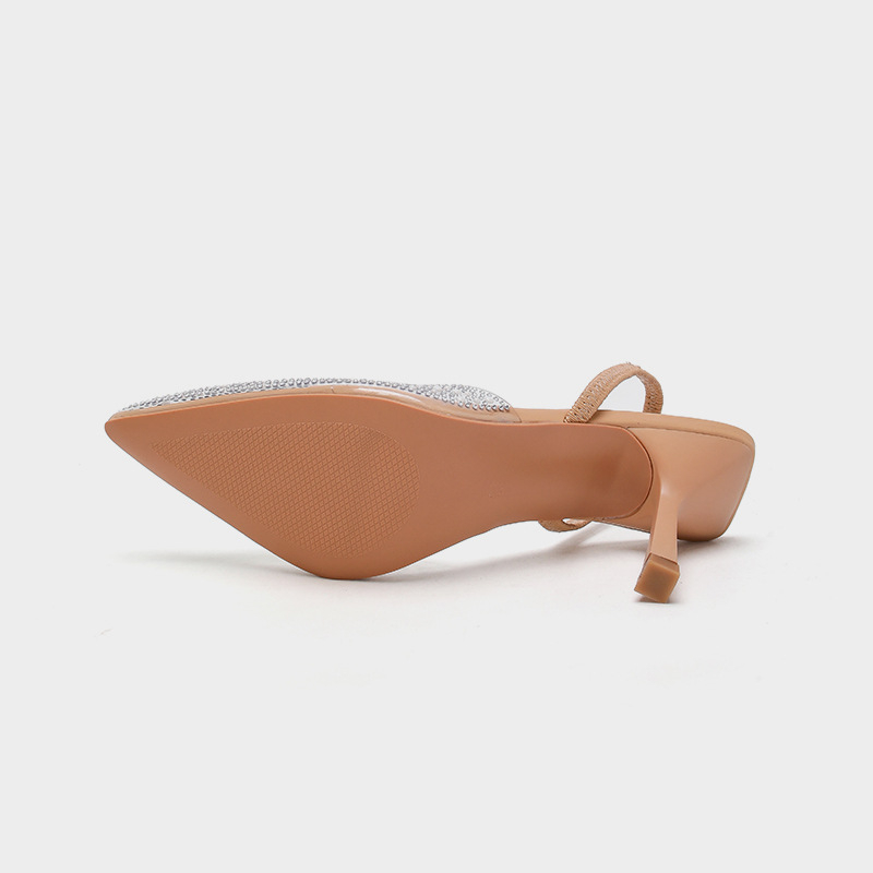 Piiriülene otsetarne naiste terava ninaga kõrged kontsad 24 uut stiili kinnise ninaga õõnes seljaga poolrihmaga kivikestega sandaalid