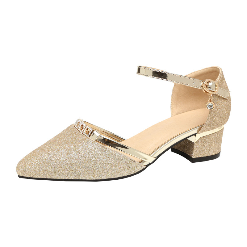 2024 m. vasaros naujos tuščiavidurės moteriškos basutės, storais kulnais, smailiais pirštais, vidutinio aukščio kulnu, viengubi bateliai, moteriški dirželiai, lengviausi deriniai su „Baotou“ moteriškais batais