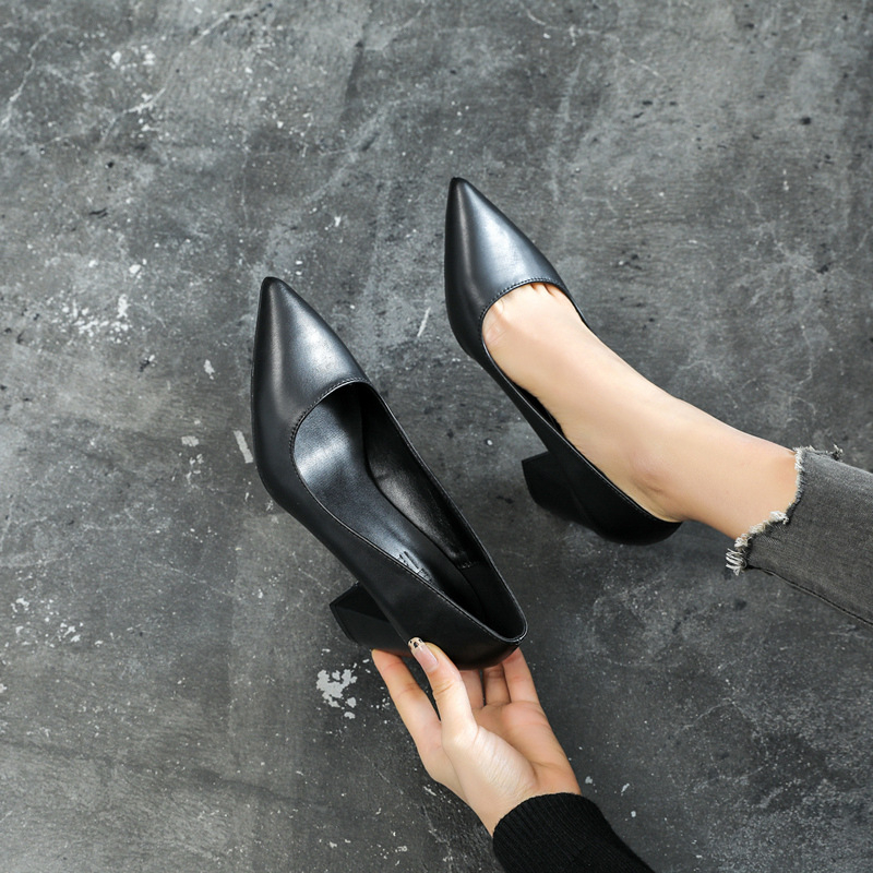 Zuodingni YB-1 paksu kontsaga väike suurus 313233 ühekihilised kingad kõrged kontsad naiste ekstra suured laiendatud pluss-suuruses naiste kingad 41 42 43