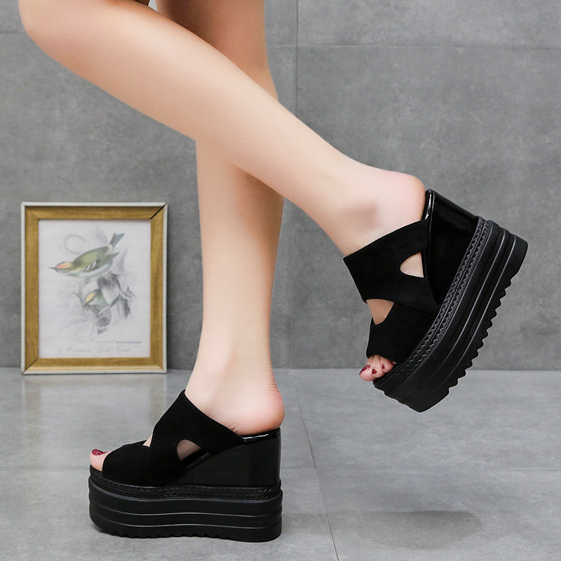 Vasariniai moteriški batai, basutės ir šlepetės su žuvies pirštais, moteriškos madingos basutės su pleištu, puskulniu, storu dugnu, platforminės basutės ir šlepetės su žuvies pirštais