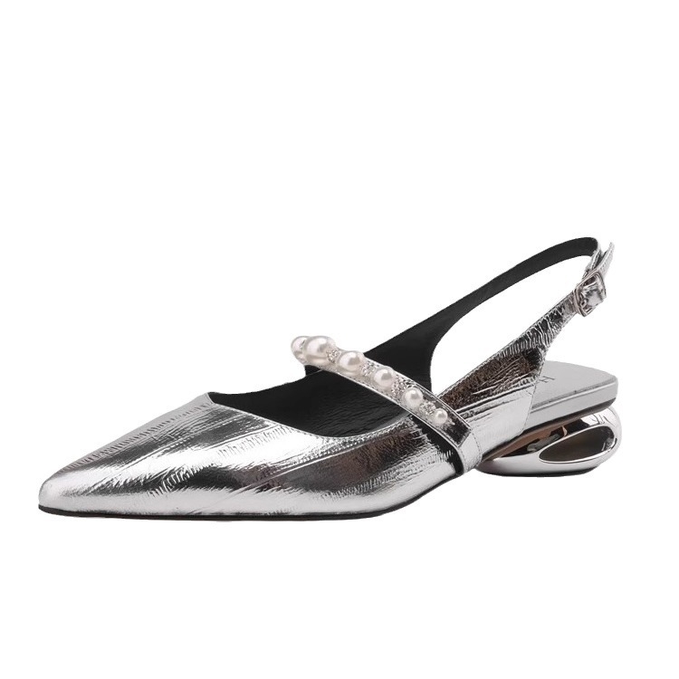 Prantsuse pehmest nahast kõrge kontsaga sandaalid, väikesed Chaneli stiilis disainiga, pooleldi kaetud ninaga, tagumine tühi, moodne paks konts ja terav nina naistekingad