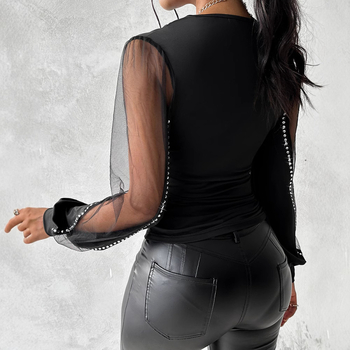 V formos iškirptės tinklelio palaidinė