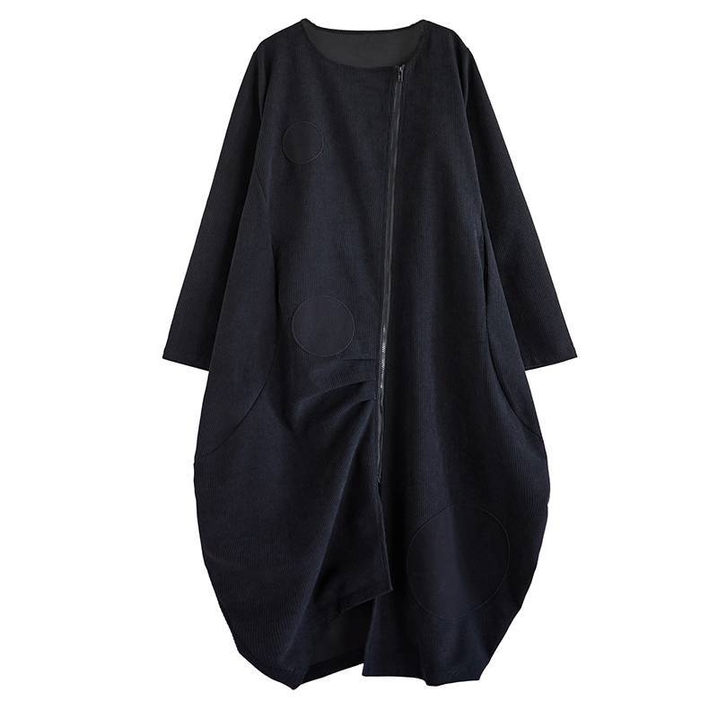 Prava fotografija nove korejske haljine većih veličina za jesen i zimu 2025. s jedinstvenim dizajnom, izradom, patentnim zatvaračem i širokim krojem