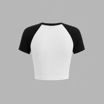 2025 m. nauji europietiški ir amerikietiški, tarpvalstybiniai, madingi trumpomis rankovėmis, kontrastingos spalvos, apvalios iškirptės, raidėmis marginti trumpi, seksualūs mergaitiški marškinėliai.