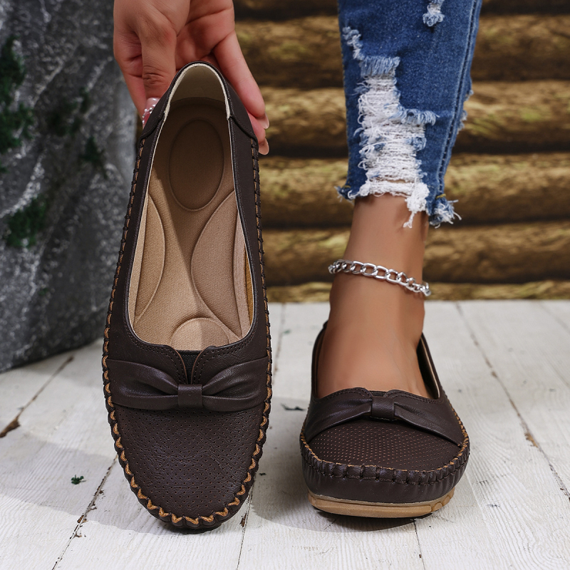 Velike nove ženske ravne mokasine s laserskim šivanjem u vanjskoj trgovini, mokasine za prekograničnu e-trgovinu, britanskog stila
