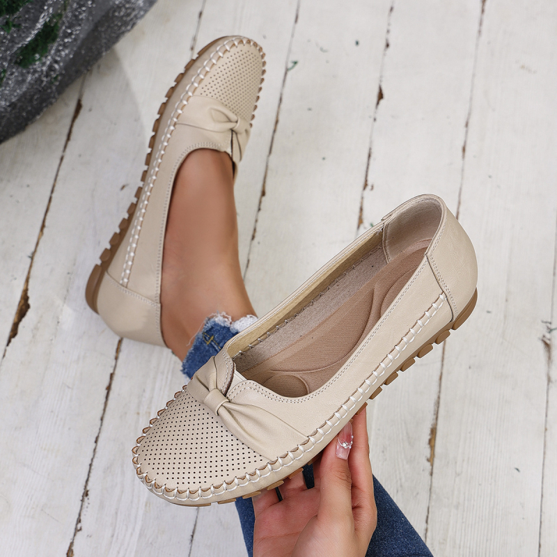 Velike nove ženske ravne mokasine s laserskim šivanjem u vanjskoj trgovini, mokasine za prekograničnu e-trgovinu, britanskog stila