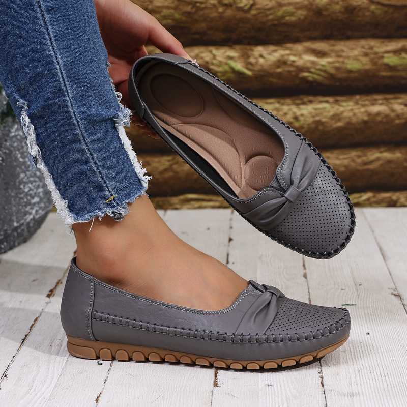 Velike nove ženske ravne mokasine s laserskim šivanjem u vanjskoj trgovini, mokasine za prekograničnu e-trgovinu, britanskog stila