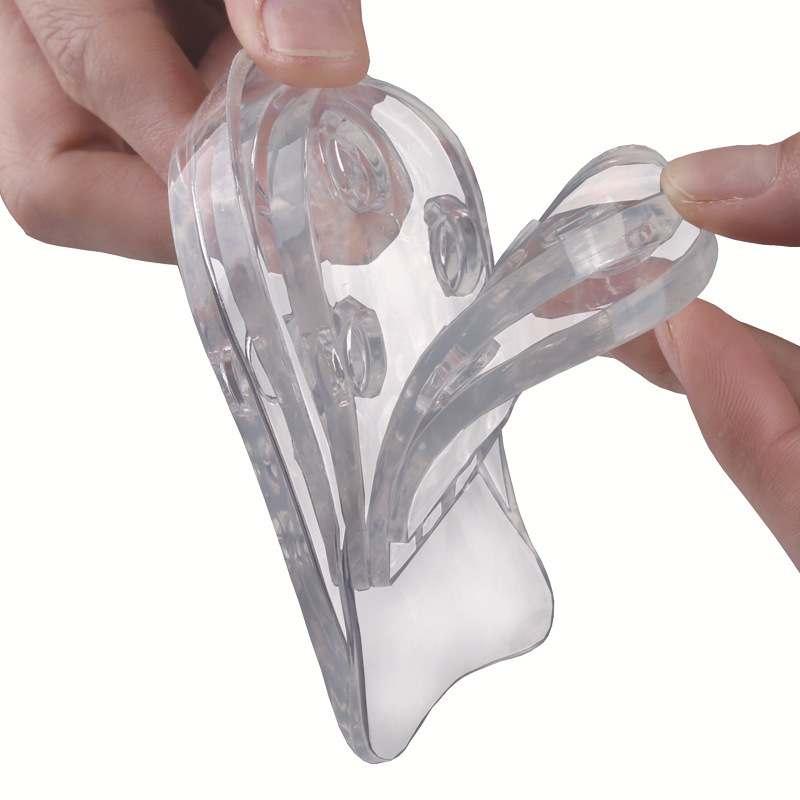 Permatomas penkių sluoksnių audinys, leidžiantis reguliuoti vyrų ir moterų aukštį. Nematomas paminkštinimas su puse pagalvėlės. Kulno pagalvėlė.