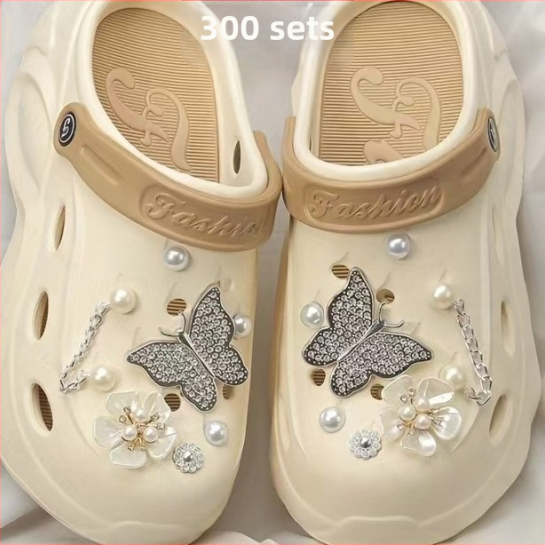 Pārrobežu krokodilu apavi sieviešu vasaras virsdrēbes DIY modes tauriņa ziedu metāla ķēde jauni ikdienas apavi ziedu apavu sprādze