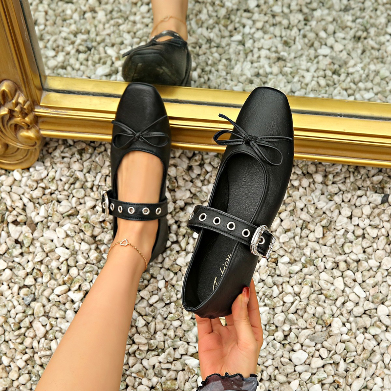 Francia retró, szögletes orrú, tejszerű, plus size, lapos masnival díszített, 2025-ös tavaszi/nyári, egyszavas csatos borsócipő