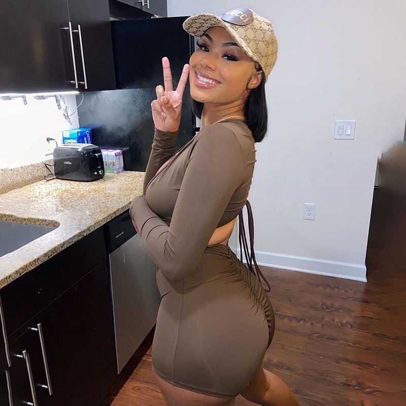 2025 m. europietiškos ir amerikietiškos vasaros moteriškos krūtinės užtrauktuku užsegamos ilgomis rankovėmis, nugaroje klostuotos, seksualios, vienspalvės, vieno ilgio šortai