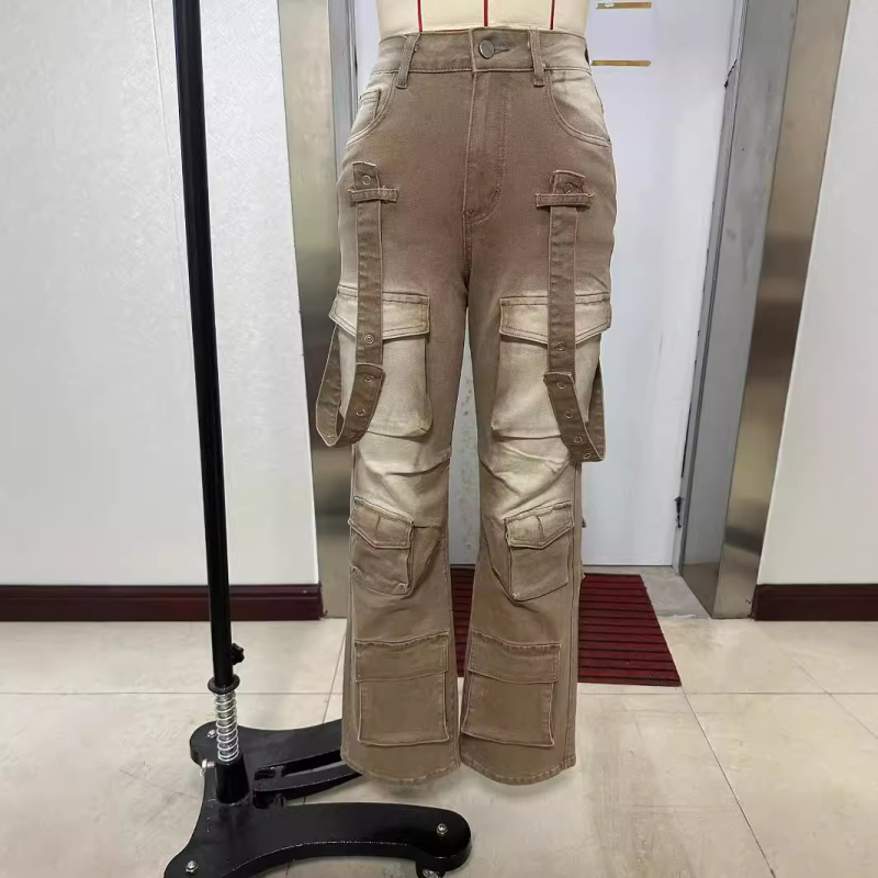 Farmer, magas szárú, elasztikus, amerikai stílusú, pántos, utcai mintás, divatos, egyenes szabású, zsebes nadrág 18301-1