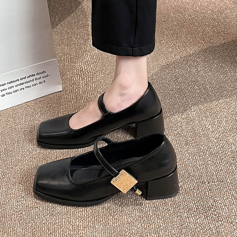 Szögletes orrú, fekete Mary Jane vastag sarok, 2025-ös nyári új, sokoldalú, egyvonalas pántos, elegáns, sekély szájú, nagy méretű lapos cipők nőknek