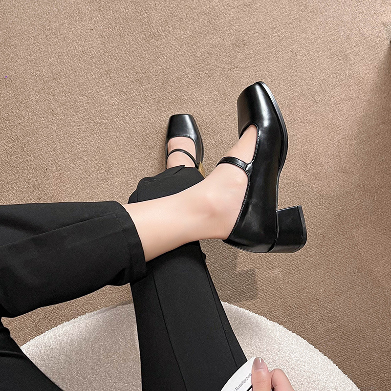 Szögletes orrú, fekete Mary Jane vastag sarok, 2025-ös nyári új, sokoldalú, egyvonalas pántos, elegáns, sekély szájú, nagy méretű lapos cipők nőknek