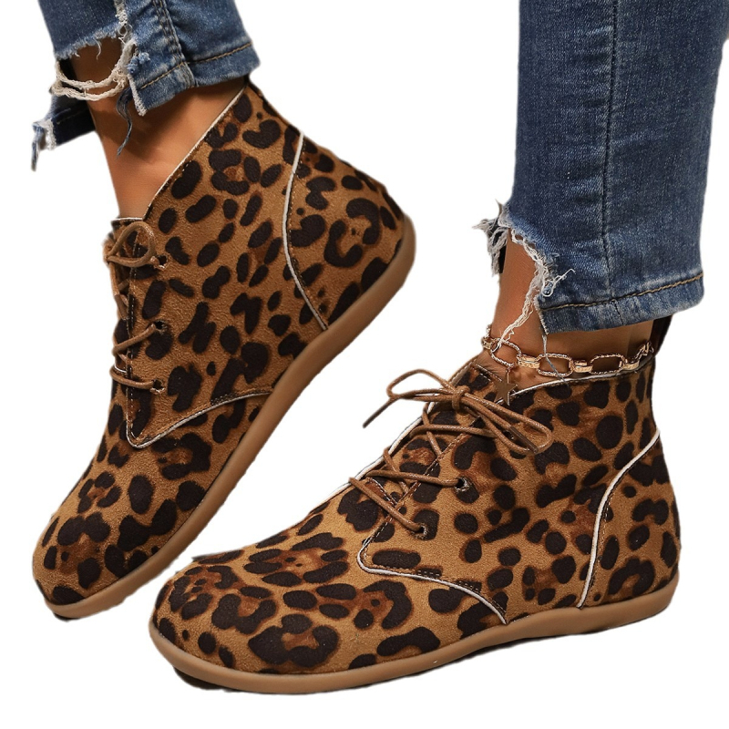 Piiriülesed pluss-suuruses sõltumatu jaama sügis 2024 uued ümara peaga paksu põhjaga libisemiskindlad paeltega moekad kõrged naiste saapad