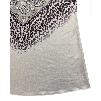 Független Állomás Európai és Amerikai Határokon Átnyúló 2024 Tavaszi és Őszi Új Női Ruházat Divat 3D Retro Nyomtatott Hosszú Ujjú Laza V-nyakú Póló