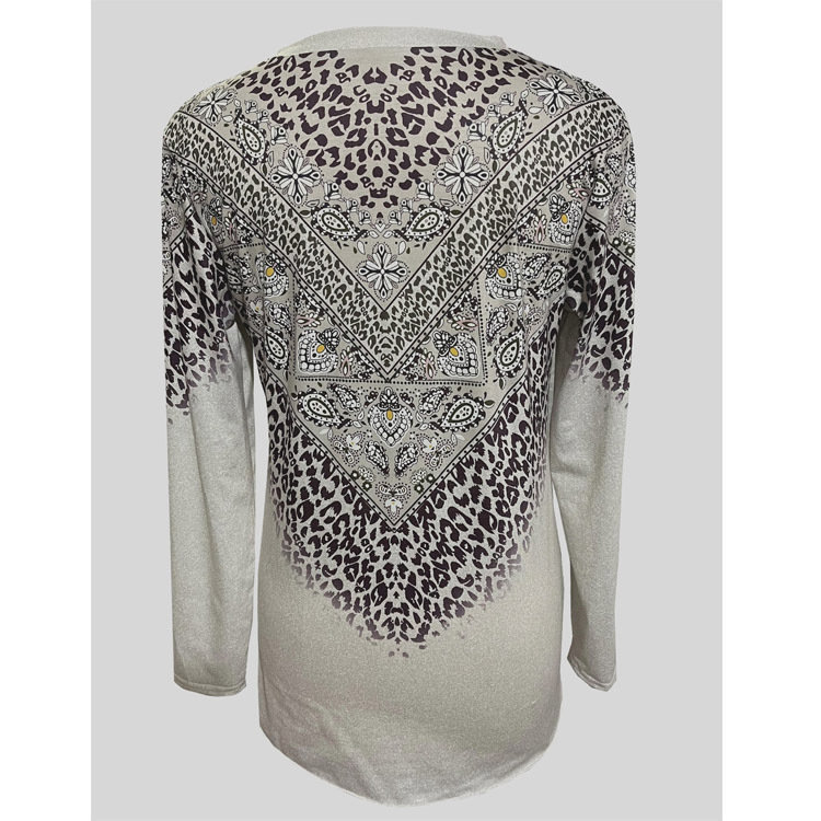 Független Állomás Európai és Amerikai Határokon Átnyúló 2024 Tavaszi és Őszi Új Női Ruházat Divat 3D Retro Nyomtatott Hosszú Ujjú Laza V-nyakú Póló