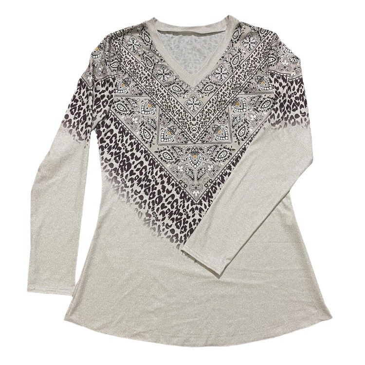 Független Állomás Európai és Amerikai Határokon Átnyúló 2024 Tavaszi és Őszi Új Női Ruházat Divat 3D Retro Nyomtatott Hosszú Ujjú Laza V-nyakú Póló