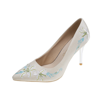 Európai és amerikai divatos női magas sarkú cipők, 2024 tavaszi és őszi, új, hegyes tűsarkú, hímzett, női egyszínű cipők