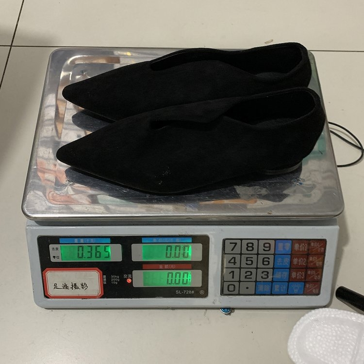 2024. aasta kevad- ja suveuued väliskaubanduse teravatipulised vabaaja madalad dokumentaalkingad, salendavad madala suuga Baotou tagumised tühjad sandaalid naistele