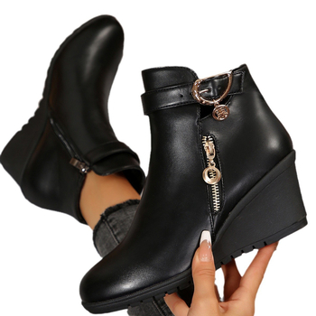 Prekogranična vanjska trgovina, plus size kratke čizme za žene 2024., jesen i zima, nove mekane kožne nagibne neklizajuće udobne okrugle Martin čizme