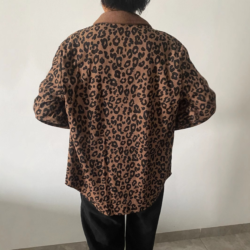 Bm04 Europietiškos ir amerikietiškos tarpvalstybinės moteriškos rudens ir žiemos mados leopardo rašto sagų ilgarankovė striukė