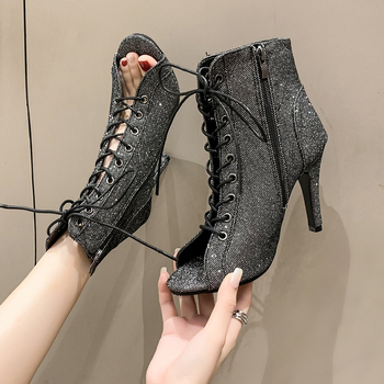 Külkereskedelmi női szandálok halorrú, nyitott orrú, nyári pántos szandálok vékony sarokkal, magas sarkú, elöl fűzős, divatos római szandálok, nagy méret