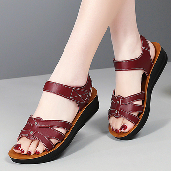 Piiriülesed pluss-suuruses 2025 uued suvised ülerõivaste sandaalid, naiste mood, kerged naiste sandaalid, vabaaja mugavad naiste kingad