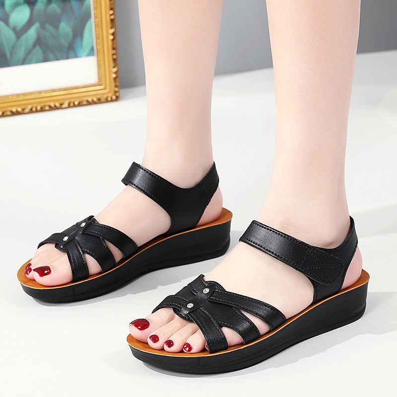 Piiriülesed pluss-suuruses 2025 uued suvised ülerõivaste sandaalid, naiste mood, kerged naiste sandaalid, vabaaja mugavad naiste kingad