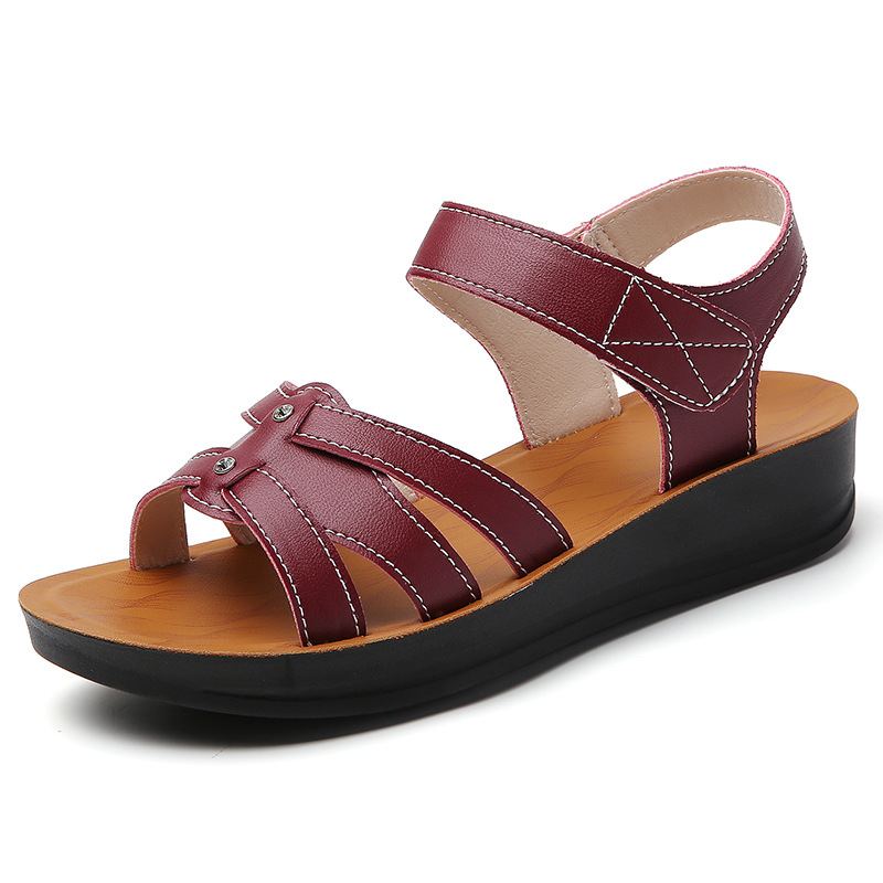 Piiriülesed pluss-suuruses 2025 uued suvised ülerõivaste sandaalid, naiste mood, kerged naiste sandaalid, vabaaja mugavad naiste kingad