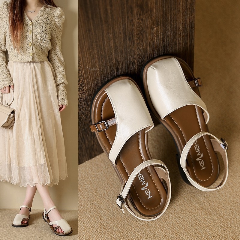 Xiaoxiangi stiilis Baotou sandaalid naiste suvised pealisrõivad 2025. aasta uus stiil Guofeng ühesõnaline vöö väljaminevad õõnsad õõnsad tagumised õõnsad ühekihilised kingad