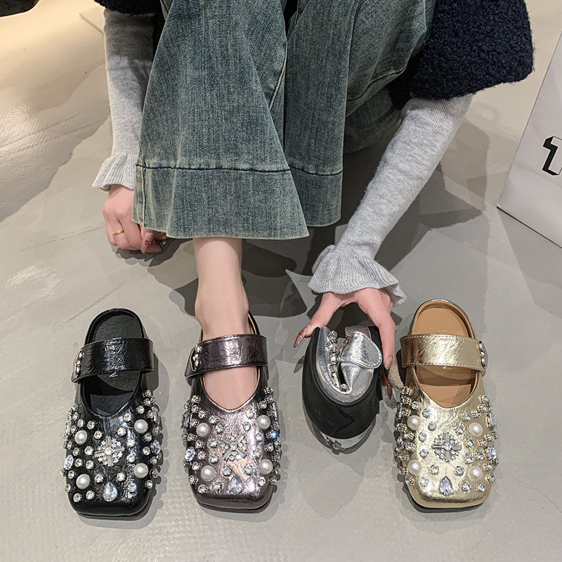 Baotou poolsussid naiste pealisrõivad 2025 uued suvised sandaalid lamedad Mary Jane rhinestone vintage kingad