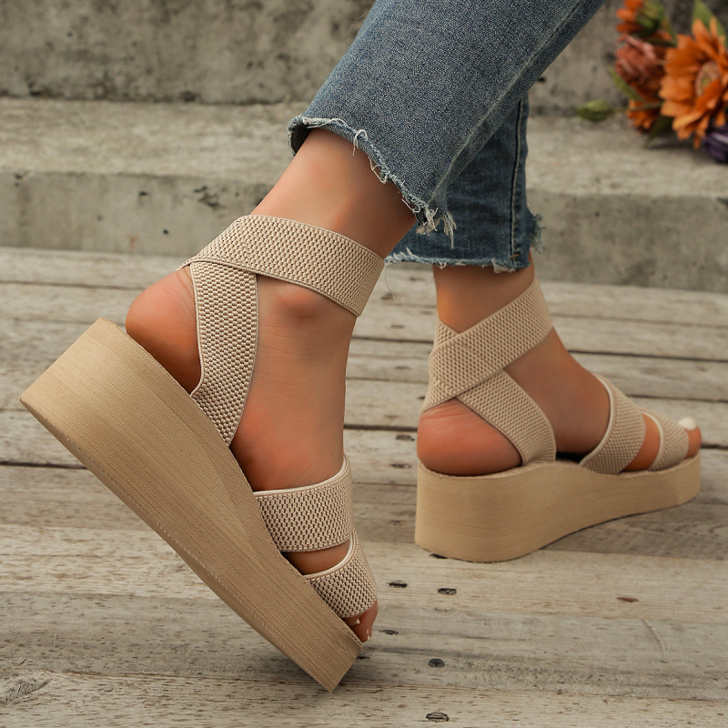 Vasarinės moteriškos storapadės šiaudų imitacijos kanapių padu basutės ir šlepetės romėniško stiliaus vienspalviai madingi viršutiniai drabužiai paplūdimio bateliai