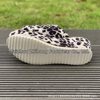 2023. aasta suvised Euroopa ja Ameerika platvormil leoparditrükiga vabaaja sussid pluss-suuruses