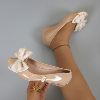 Európai és amerikai állomás 2025 tavaszi új kis bőr cipő ék alakú masni határokon átnyúló eladó barackszínű Joker anyacipő