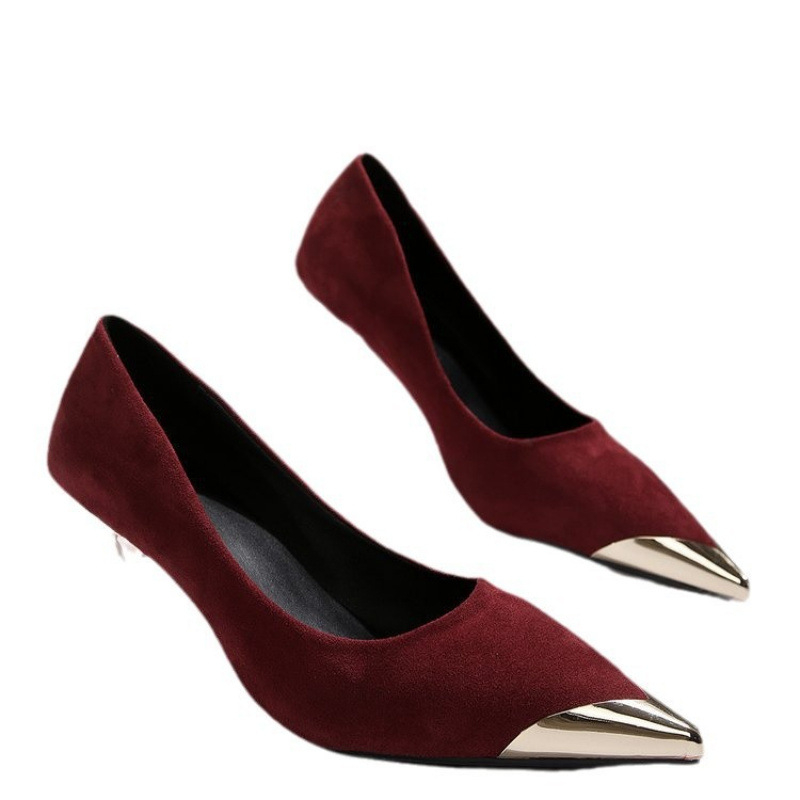 2025-ös koreai stílusú, mindenféle egyezésű, egyrétegű cipő, női őszi, fémfejű, középsarkú, ingázó, hegyes orrú, sekély szájú, fekete, magas sarkú cipő, női professzionális