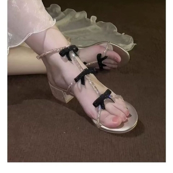 Strasszos masnis ezüst szandálok Női 2025 nyári vastag sarkú tündér stílusú külső viselet szandál masnival