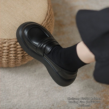 [Üzlet] Vastag talpú cipők női 2025 új, nagy orrú cipők női széles orrú brit stílusú kis bőrcipő pedálos