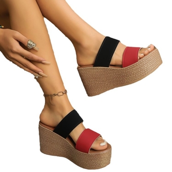 Tarpvalstybinė prekyba Didelis dydis 2025 Naujos moteriškos basutės su pleištiniu kulnu, šlepetės platforma, storapadis, apvalios nosies laisvalaikio basutės Didmeninė prekyba