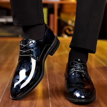 Nauji vyriški smailūs verslo stiliaus bateliai, britiško stiliaus, blizgantys, atsparūs dilimui, laisvalaikio, madingi, universalūs odiniai bateliai