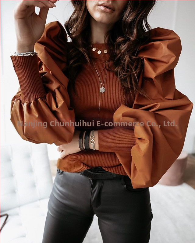 Нов трицветен пуловер с бухнали ръкави и шевове