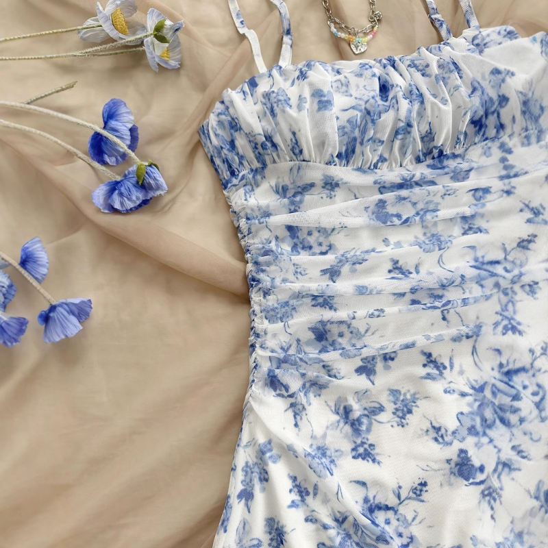 Európai és amerikai francia stílusú kék virágmintás sling ruha nyári új derekú vakációs sling ruha