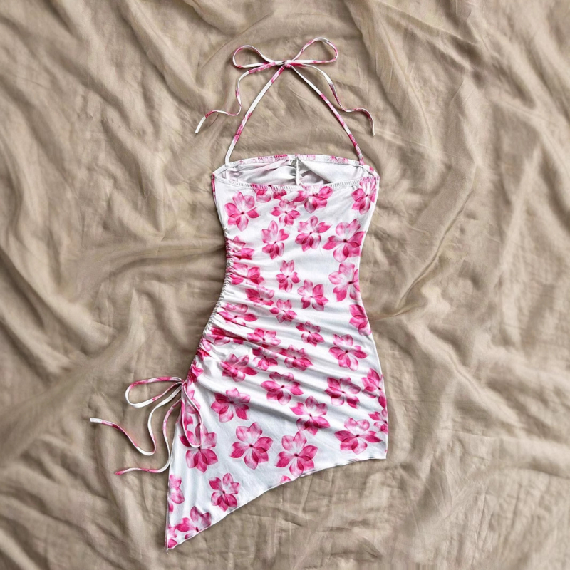 2025-ös európai és amerikai női szexi, pántos, nyári, virágmintás, aszimmetrikus szegélyű, ünnepi stílusú, pánt nélküli, karcsúsított ruha