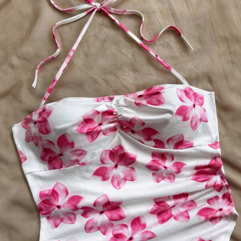 2025-ös európai és amerikai női szexi, pántos, nyári, virágmintás, aszimmetrikus szegélyű, ünnepi stílusú, pánt nélküli, karcsúsított ruha