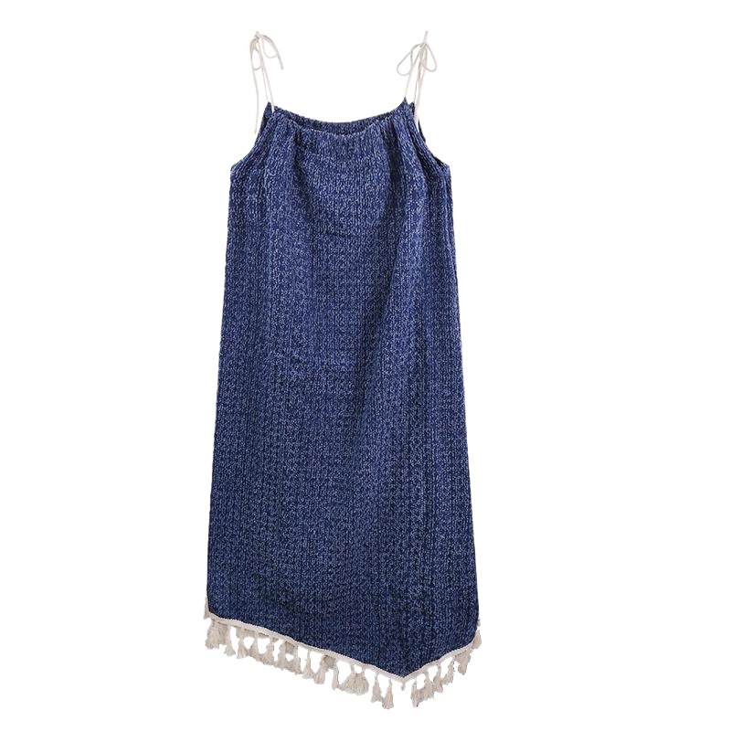 Játékos és élénk szegélyű, bojtos, felsőkategóriás, harisnyatartós női ruha, nyári fazonú, laza, karcsúsító, középhosszú szoknya