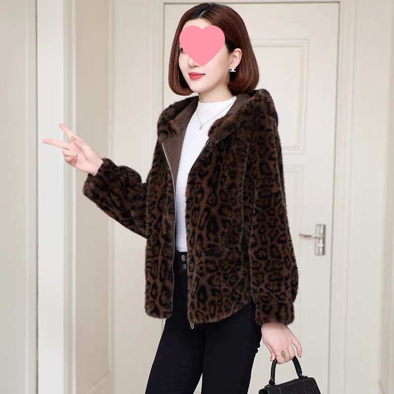 Internete populiari dirbtinio kailio leopardo spausdinimo striukė su trumpu gobtuvu, nauja madinga kailio imitacija, audinės vilnos moteriški drabužiai