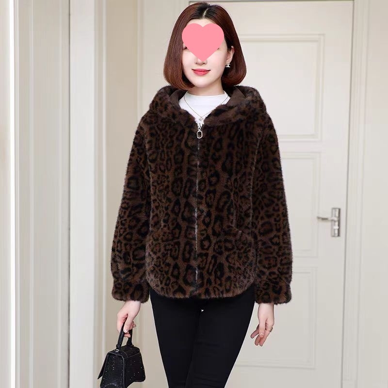 Internete populiari dirbtinio kailio leopardo spausdinimo striukė su trumpu gobtuvu, nauja madinga kailio imitacija, audinės vilnos moteriški drabužiai