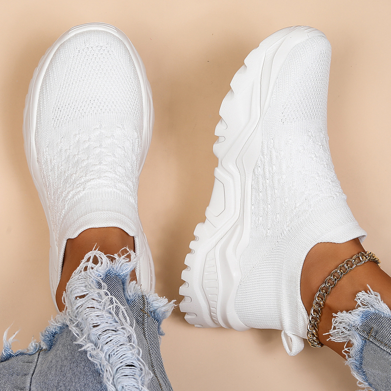 Határokon átnyúló Aliexpress Amazon nagy méretű sport női cipők lélegző légykapcsos kötött zoknik cipők bebújós bebújós cipők
