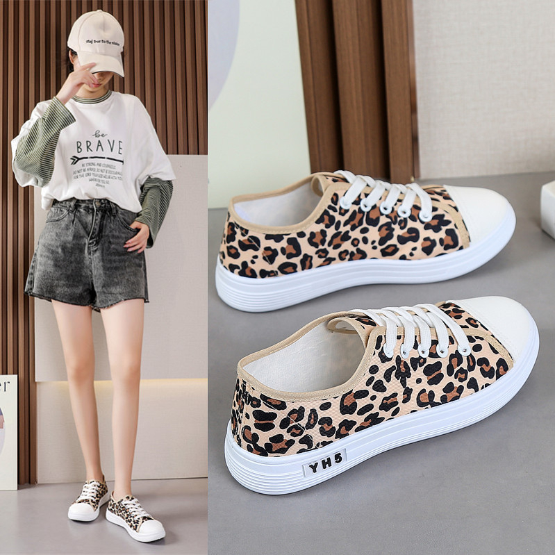 Leopárdmintás vászoncipők nőknek 2025 tavasz új, határokon átnyúló, nyári vékony, alkalmi, sokoldalú, lapos sarkú, szövetcipők diáklányoknak
