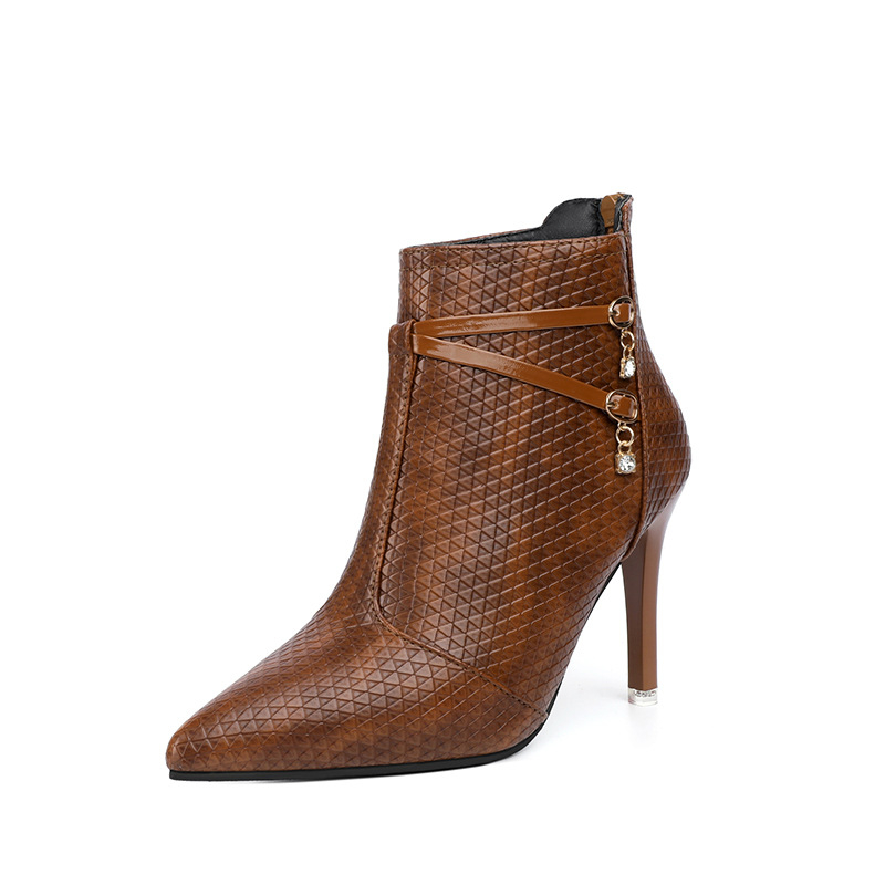 Ārējās tirdzniecības lielizmēra jauni Martina zābaki, Eiropas un Amerikas augstpapēžu modes zābaki, smaili, plāni papēži, sieviešu īsie zābaki